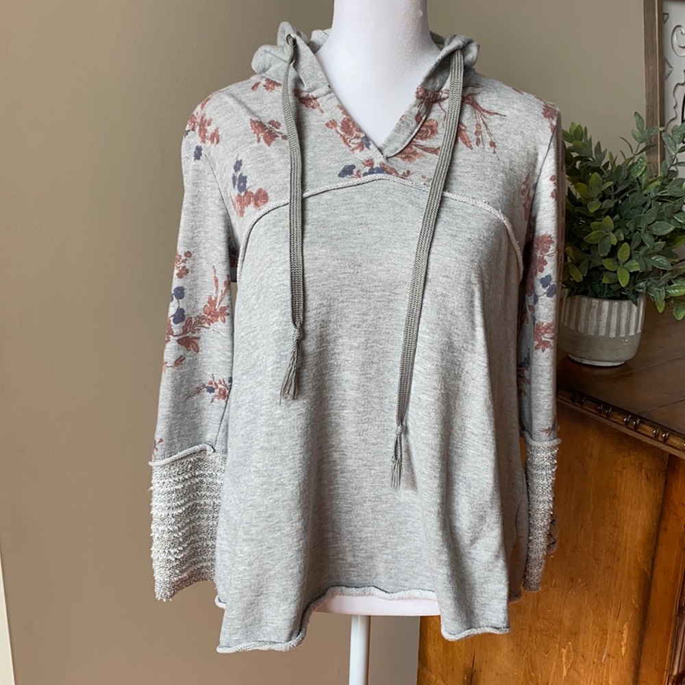 Altar’d State+Gray Hoodie with Flowers Accent+Sz S